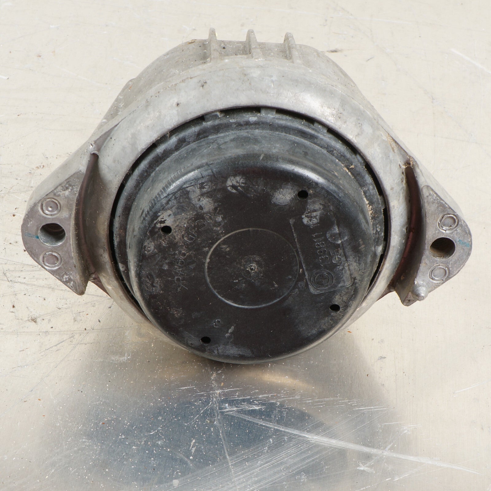 BMW 1 SERIES E81 E82 E87 E88 ENGINE MOUNT  LEFT DRIVER SIDE  6760330 OEM