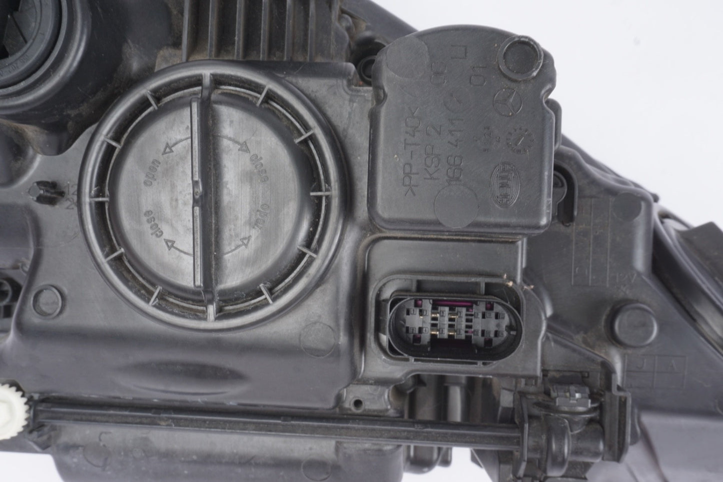 2010-2013 MERCEDES E300 E350 E400 E550 (W212) LEFT DRIVER HALOGEN HEADLIGHT LAMP