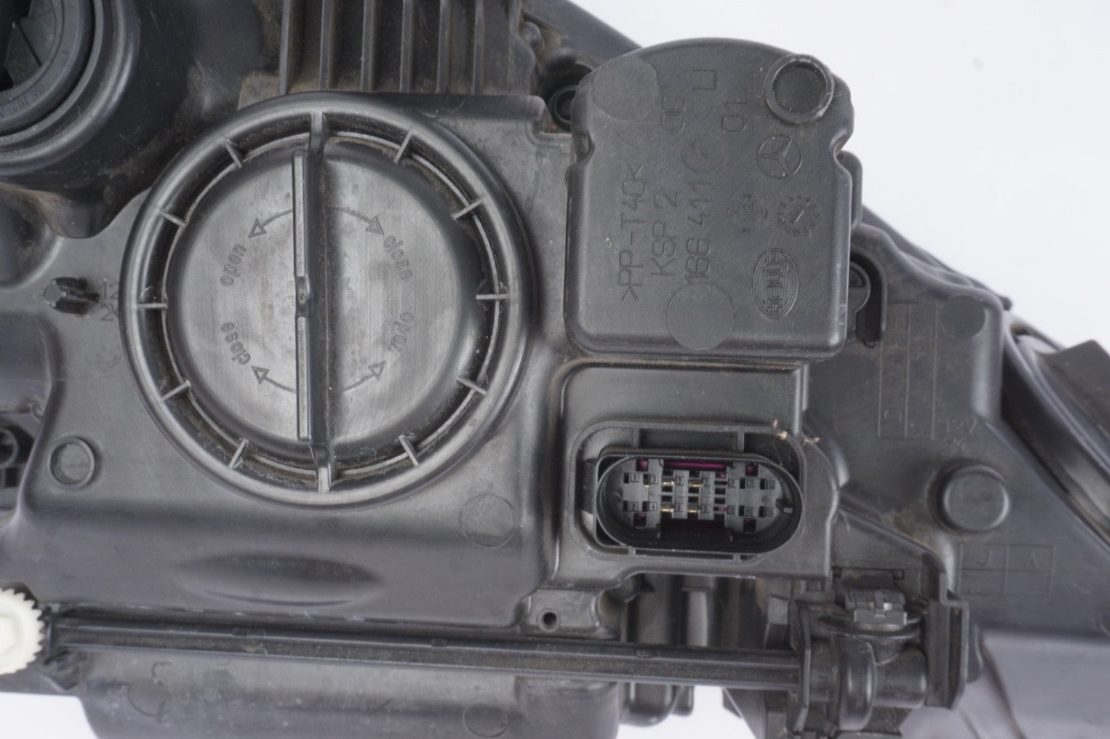 2010-2013 MERCEDES E300 E350 E400 E550 (W212) LEFT DRIVER HALOGEN HEADLIGHT LAMP