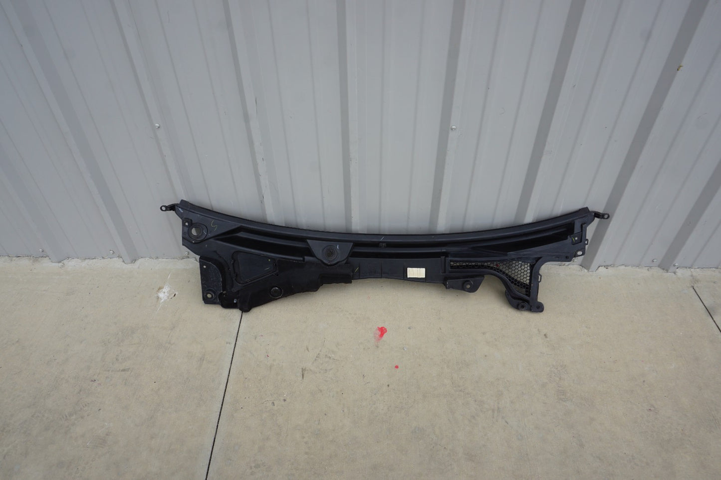 2018 - 2025 ALFA ROMEO STELVIO FRONT WINDSHIELD COWL TRIM PANEL OEM