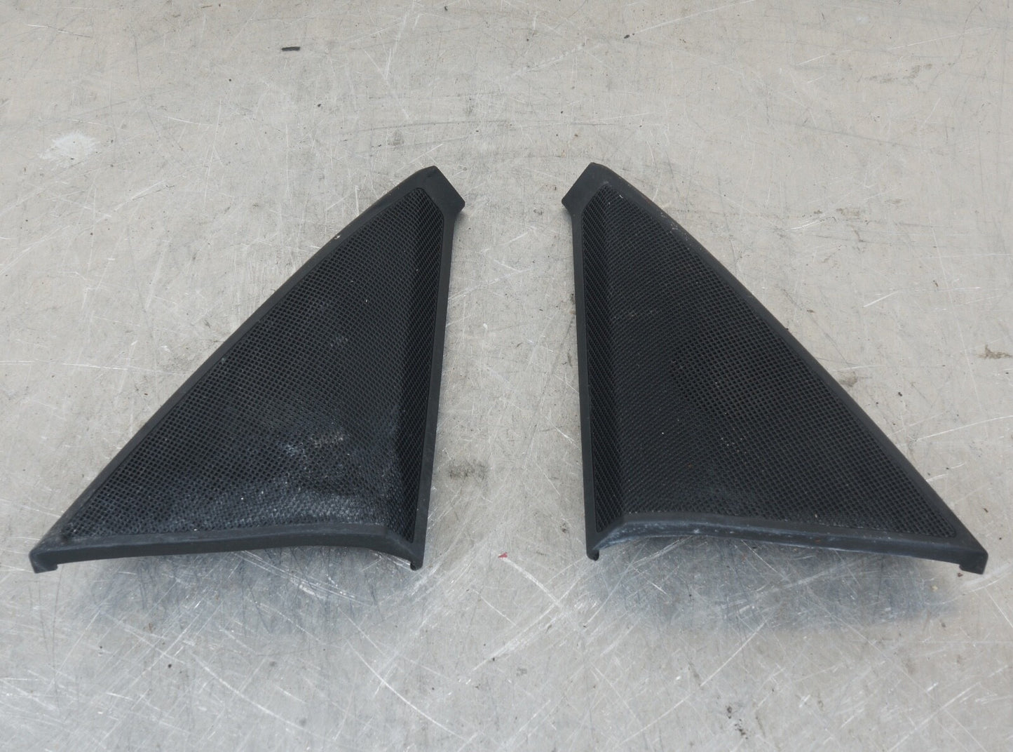 08-14 Mercedes C300 C250 Front Left & Right Door Panel Tweeter Speaker Cover Set