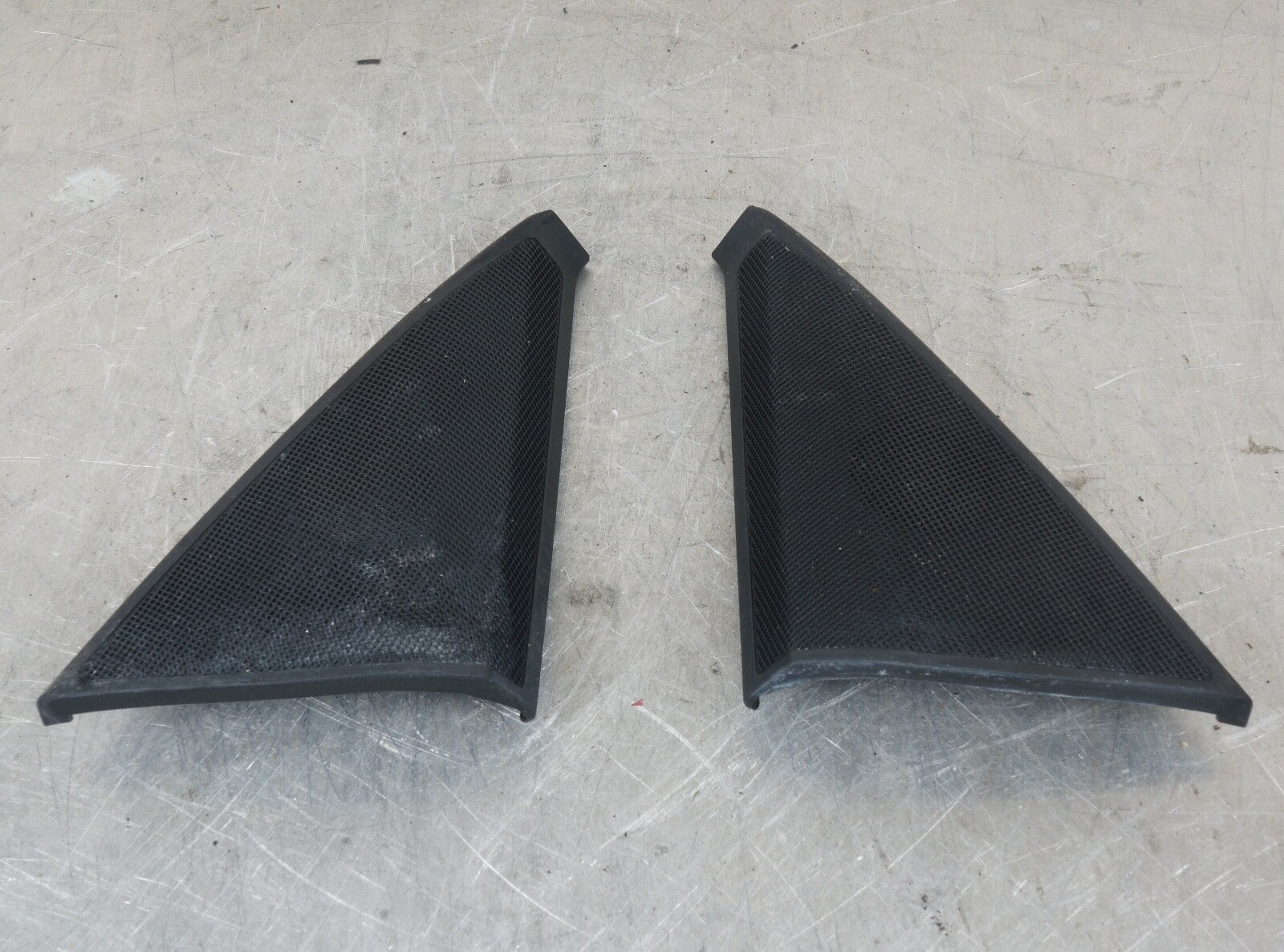 08-14 Mercedes C300 C250 Front Left & Right Door Panel Tweeter Speaker Cover Set