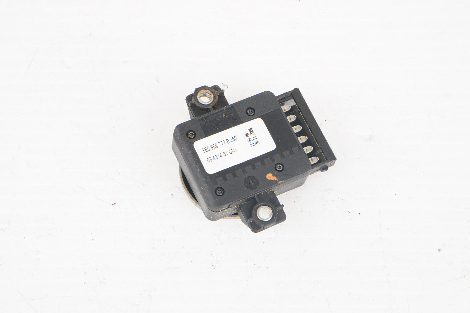 2007 - 2009 AUDI Q7 FRONT LEFT DRIVER SEAT LUMBAR CONTROL SWITCH 8E0959777B OEM