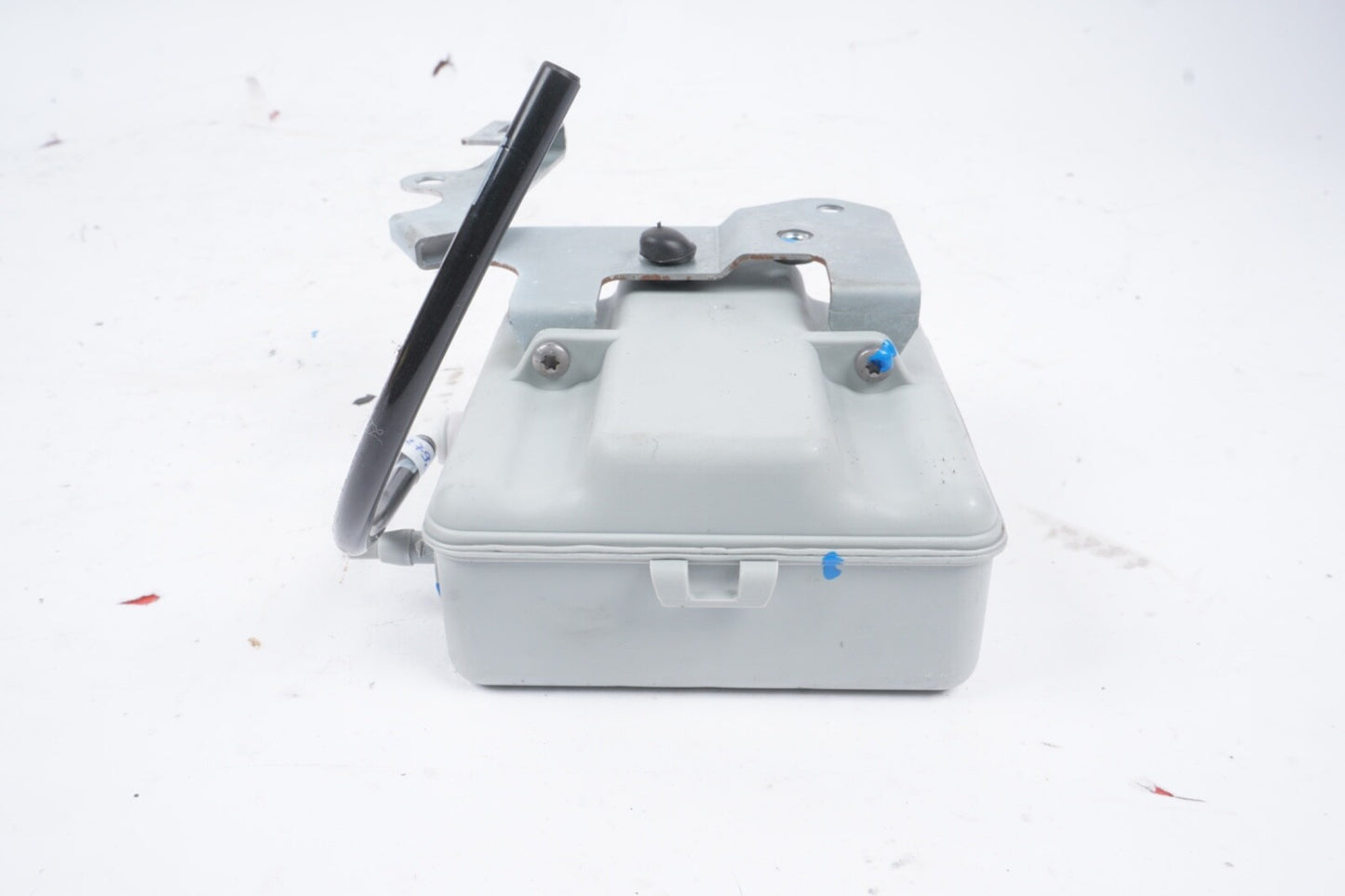 2012 - 2017 OEM Mercedes W222 S550 S600 E63 Vacuum Valve Pump Control Unit