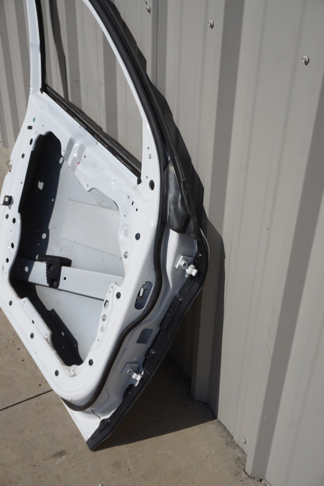 2017 - 2024 ALFA ROMEO STELVIO FRONT LEFT EXTERIOR DOOR SHELL WHITE OEM