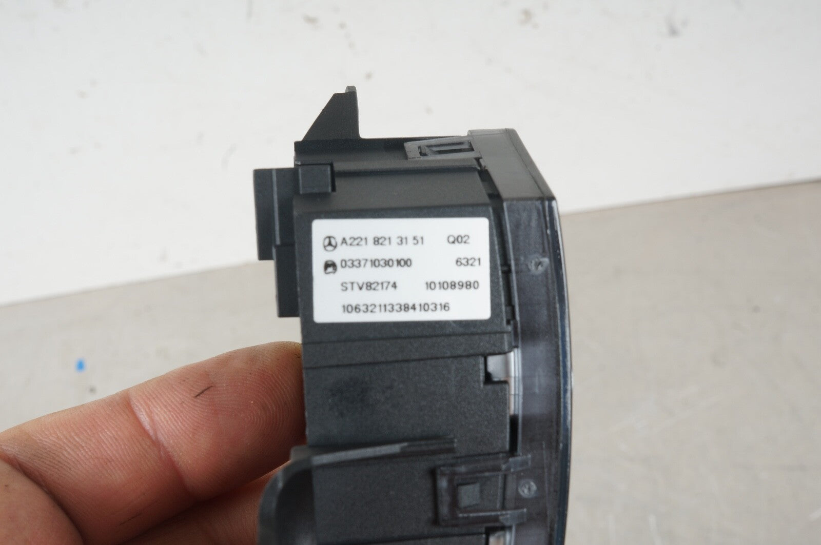 2007-2013 MERCEDES S550 W221 FRONT RIGHT PASSENGER DOOR LOCK UNLOCK SWITCH OEM