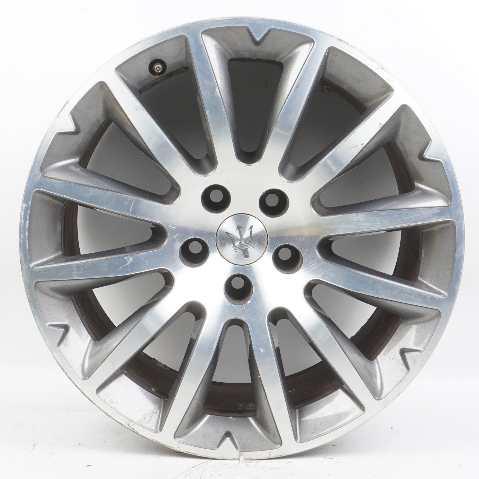 2014 - 2018 Maserati Ghibli 18" OEM Rim Wheel Rear 96001 670010981