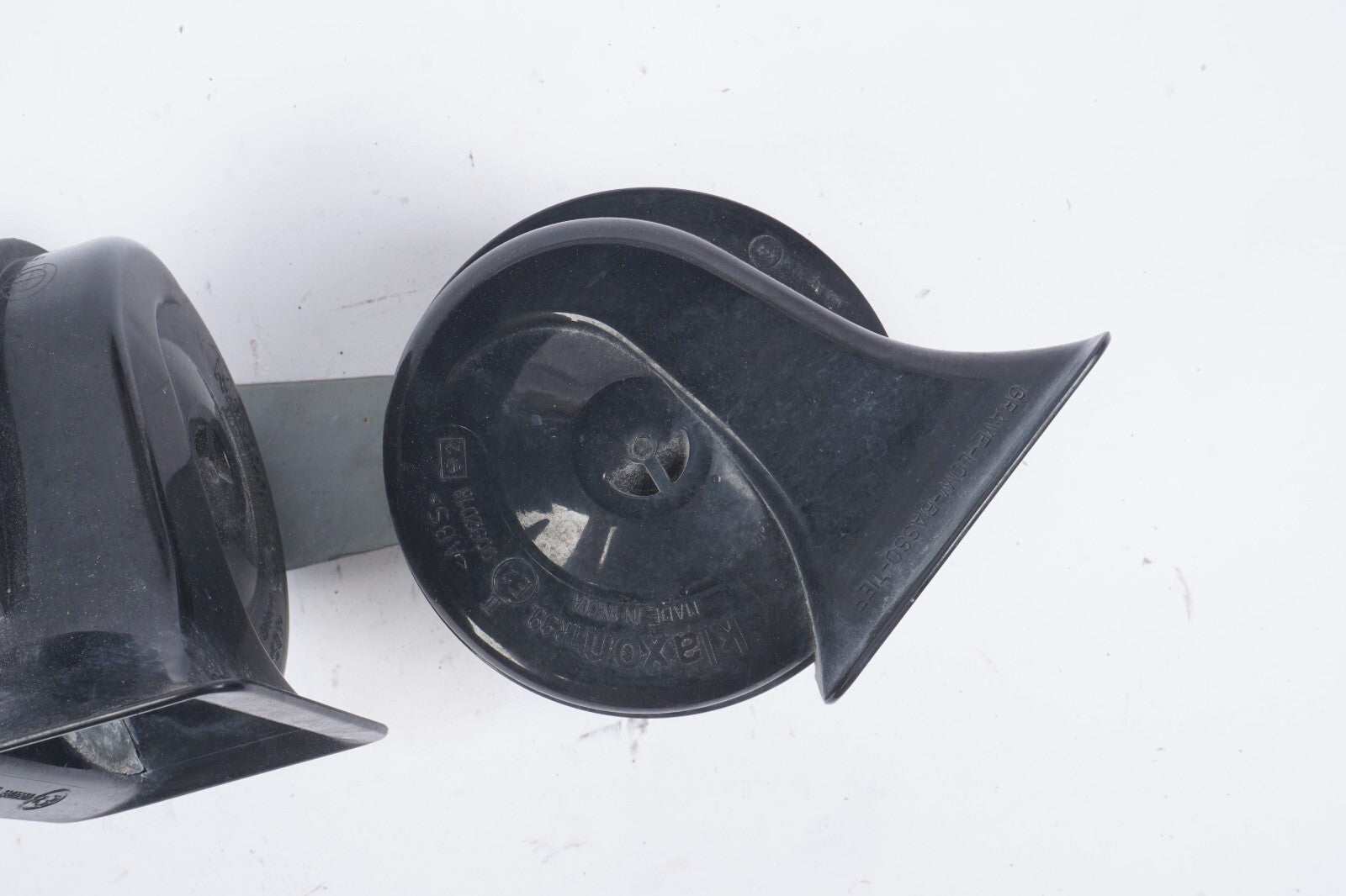 2004 - 2010  BMW 650i E63 E64 Horn Signal High & Low OEM