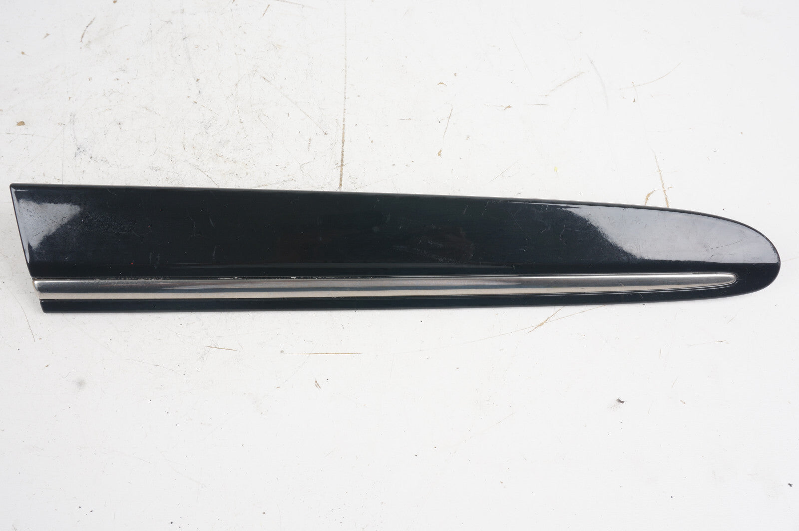 06 - 09 Mercedesz CLK350 CLK500 W209 REAR RIGHT QUARTER EXTERIOR  MOLDING OEM