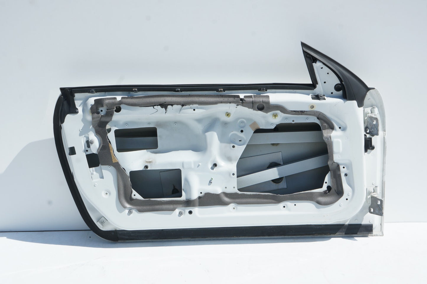 2006 - 2010 BMW 650I CONVERTIBLE FRONT LEFT DRIVER DOOR SHELL OEM