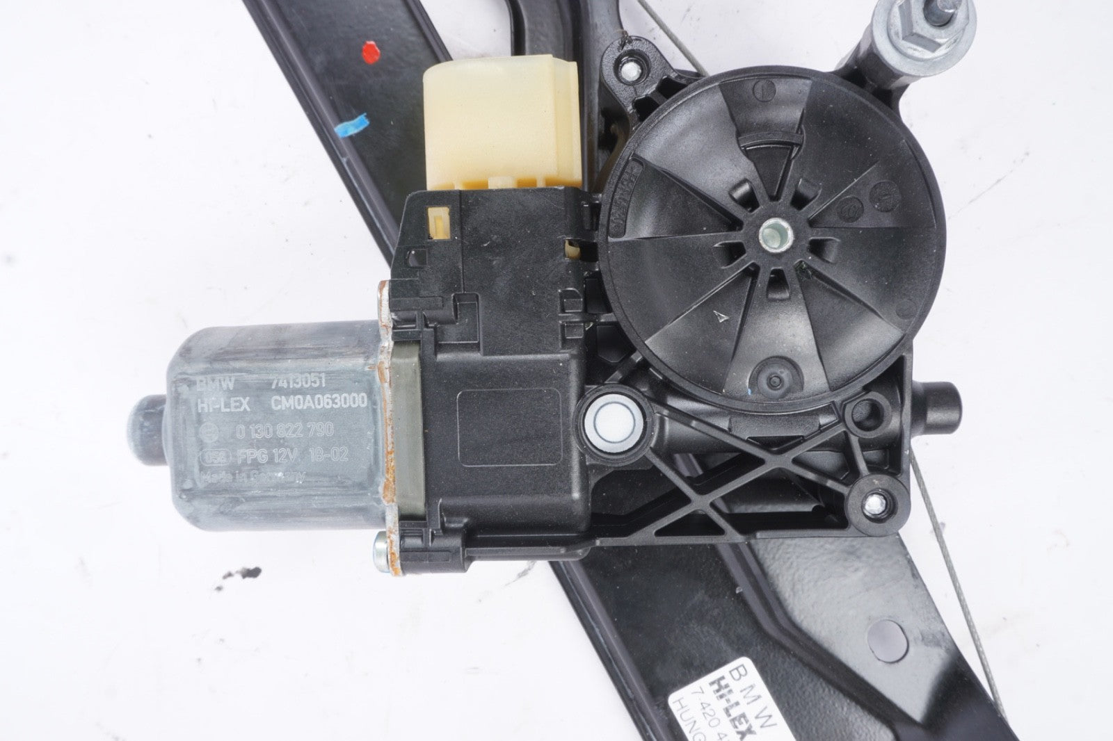 2018 - 2023 BMW X2 F39 REAR RIGHT SIDE DOOR WINDOW REGULATOR OEM 7420414