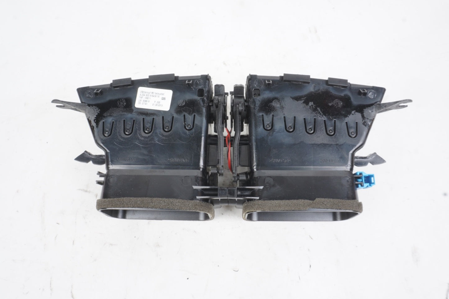2012 - 2014 Mercedes C250 Front Center Dashboard Air Vent OEM