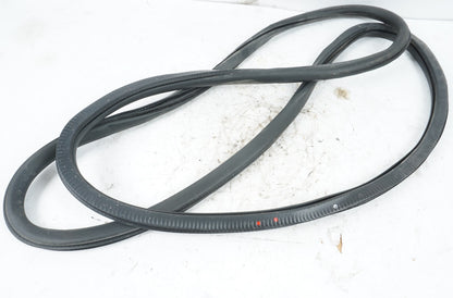17 - 23 CHRYSLER PACIFICA FRONT RIGHT PASS SIDE DOOR BODY WEATHERSTRIP SEAL OEM