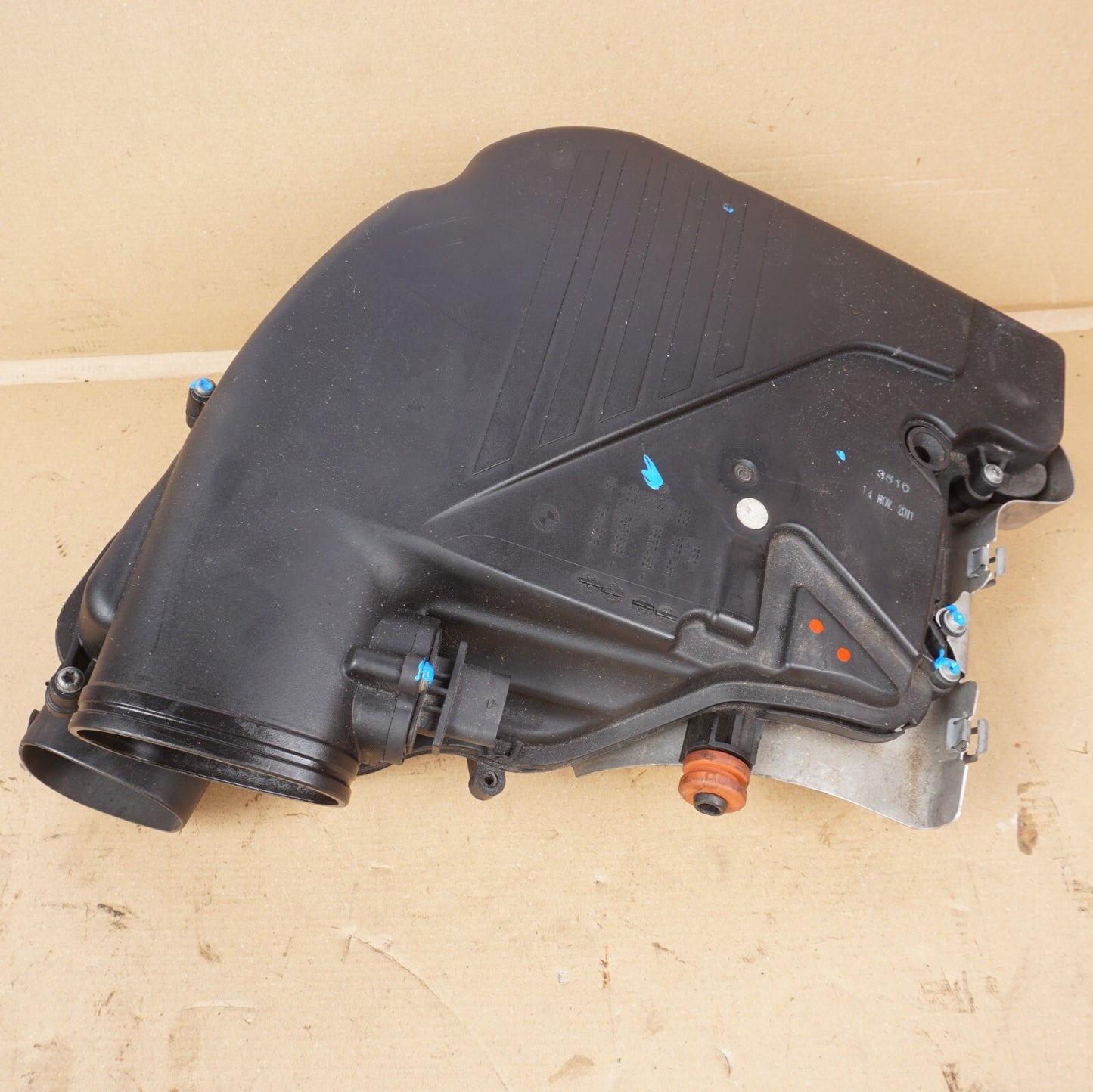 2012 - 2016 BMW 650i 550i 750i 4.4l Air Box Cleaner Right Passenger Side OEM
