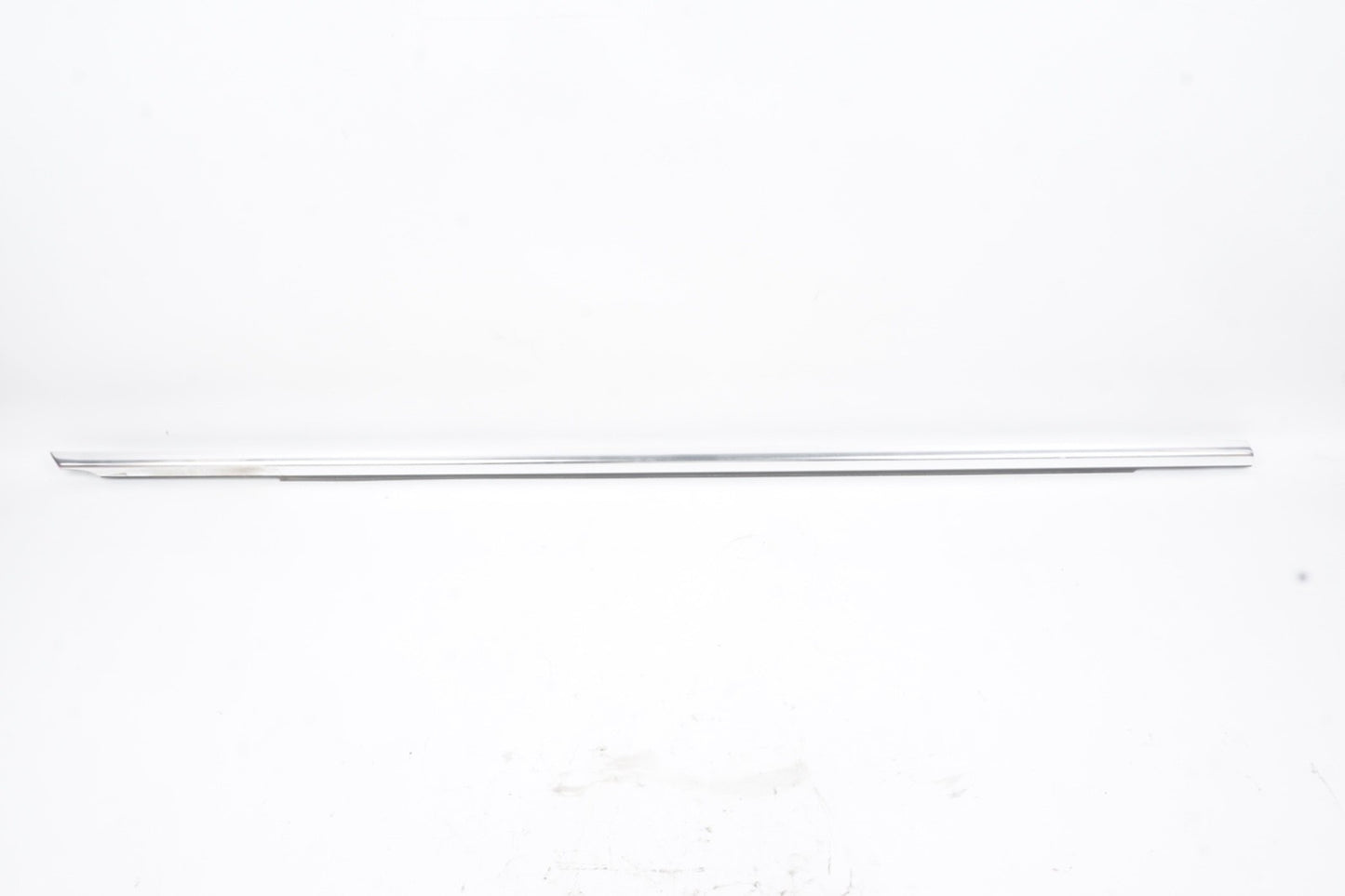 2022 - 2024 MERCEDES EQB350 EQB300 FRONT RIGHT SIDE DOOR WINDOW BELT MOLDING OEM