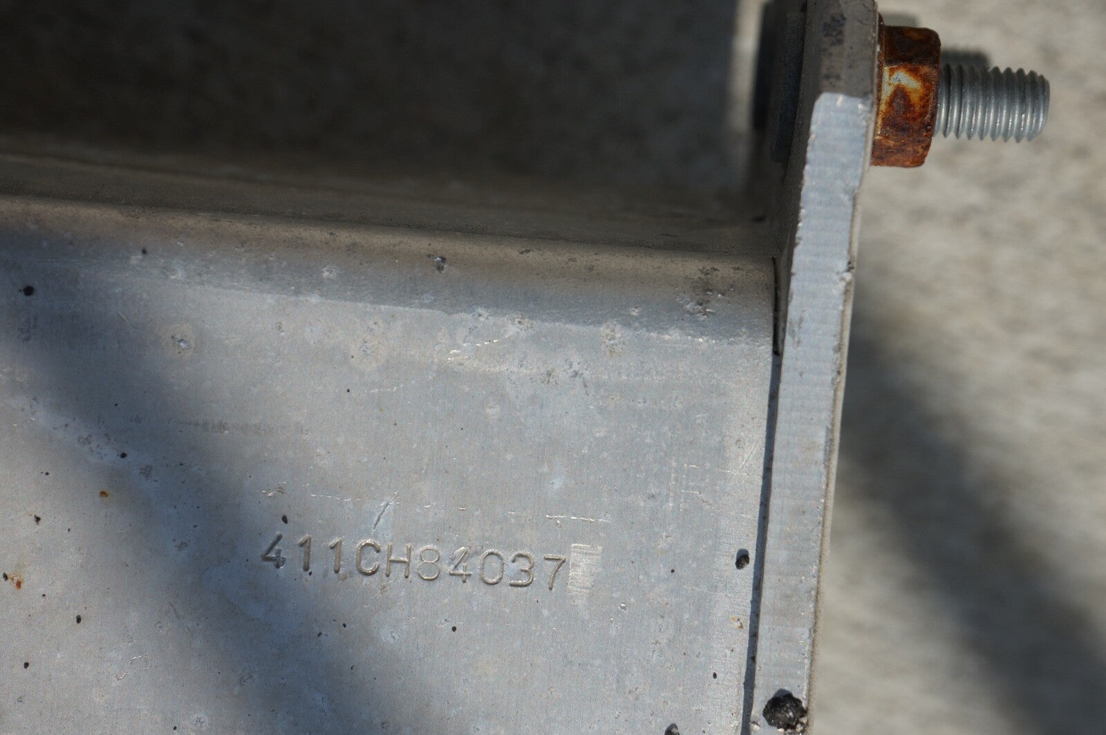2003 MERCEDES SL500 R230 ROADSTER REAR BUMPER REINFORCEMENT BAR