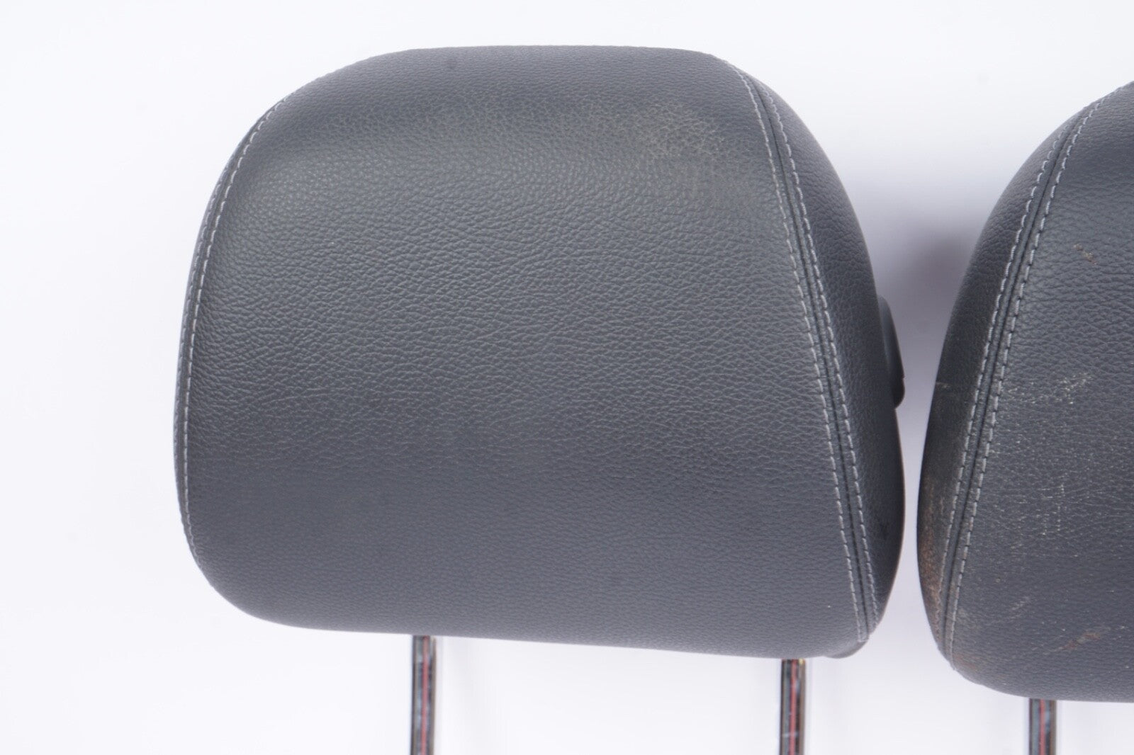 2015-2020 Mercedes GLA250 Front Seat Black Leather Left Right Headrest OEM