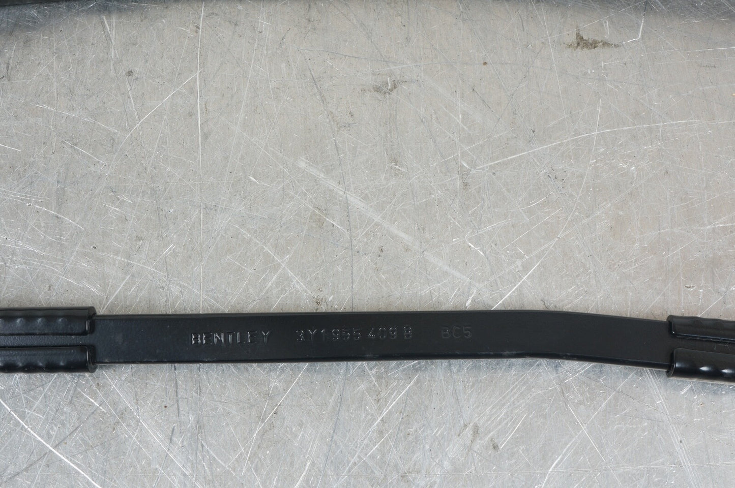 2010 - 2020 Bentley Mulsanne Windshield Wiper Arm 3Y1955410B 3Y1955409