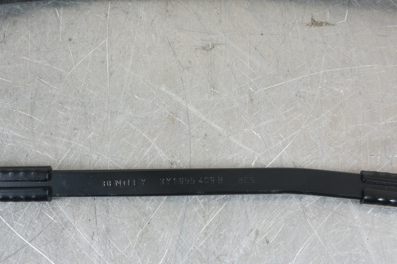 2010 - 2020 Bentley Mulsanne Windshield Wiper Arm 3Y1955410B 3Y1955409