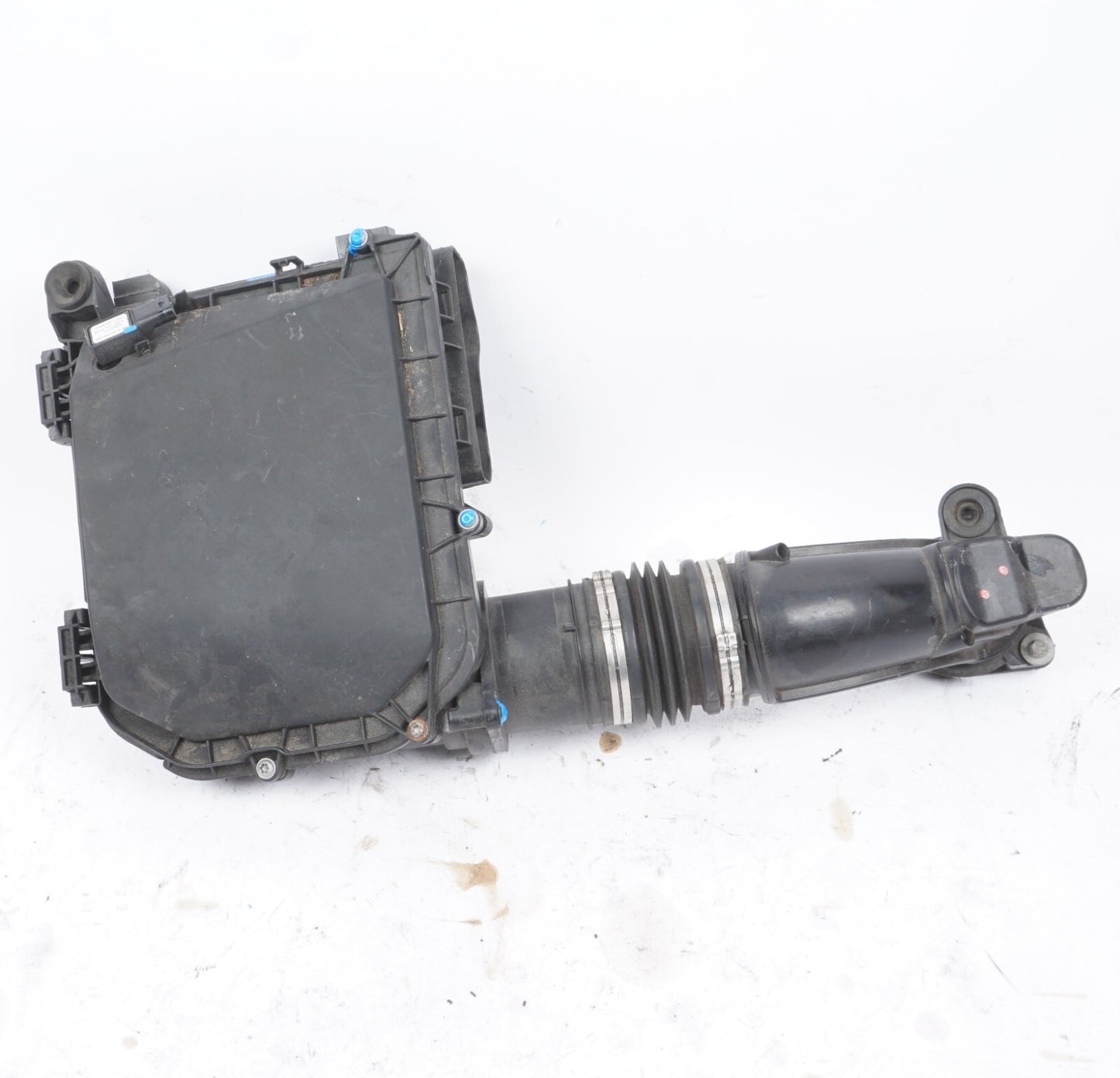 14-17 Mercedes S550 W222 3.0L Right Passenger Air Cleaner Filter Box  OEM