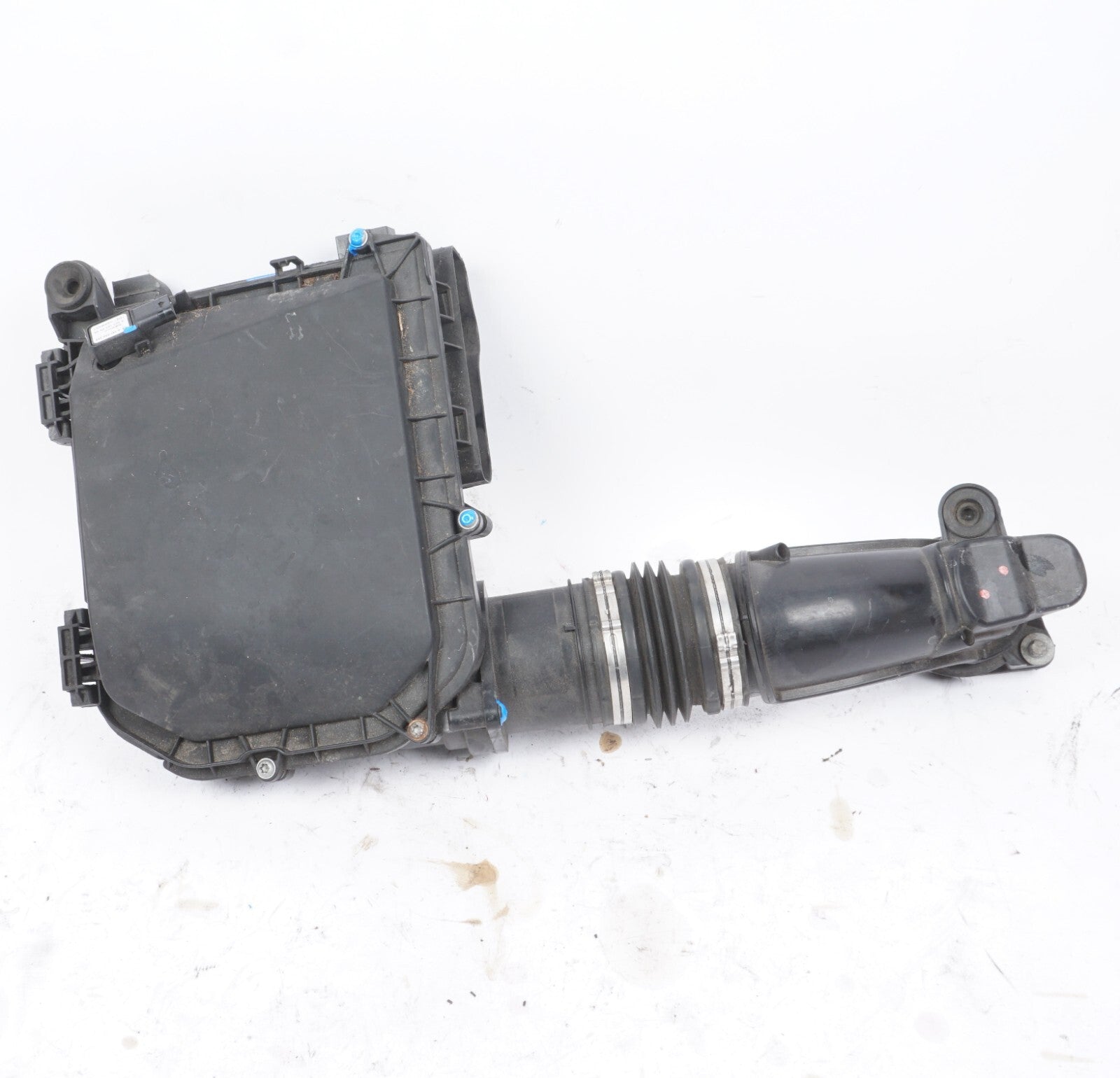 14-17 Mercedes S550 W222 3.0L Right Passenger Air Cleaner Filter Box  OEM