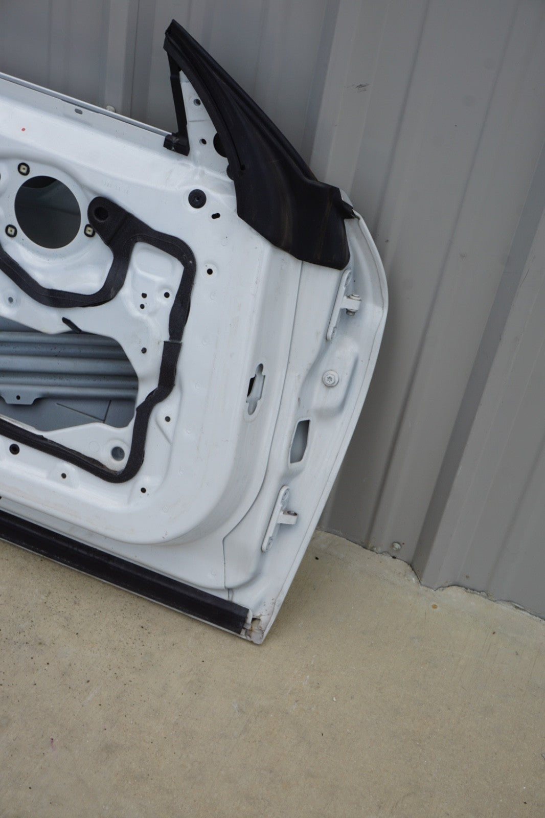 2013-2019 BMW 640i 650I F06 GRAN COUPE LEFT DRIVER FRONT EXTERIOR DOOR SHELL OEM