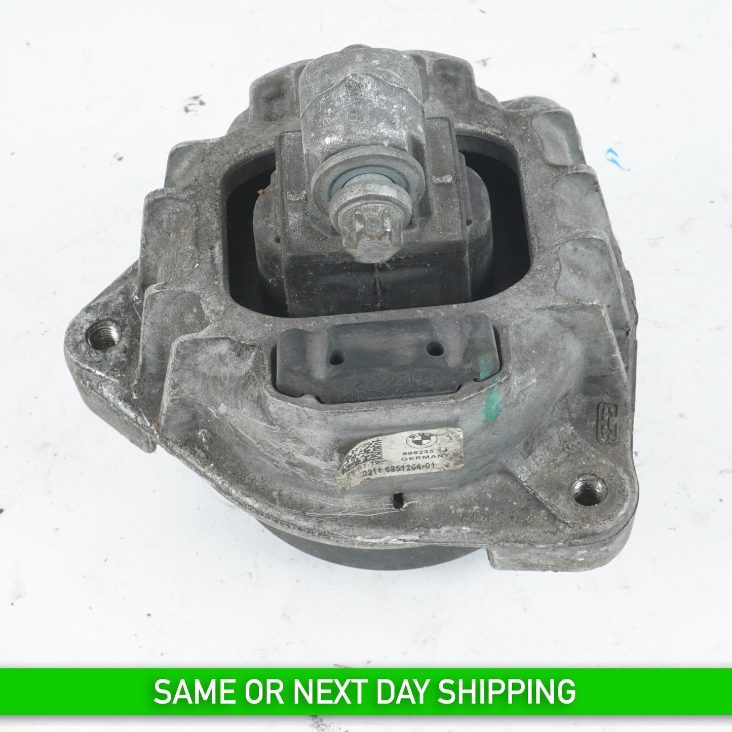 2012 - 2016 BMW 650i RWD ENGINE MOUNT BRACKET 6851264 OEM