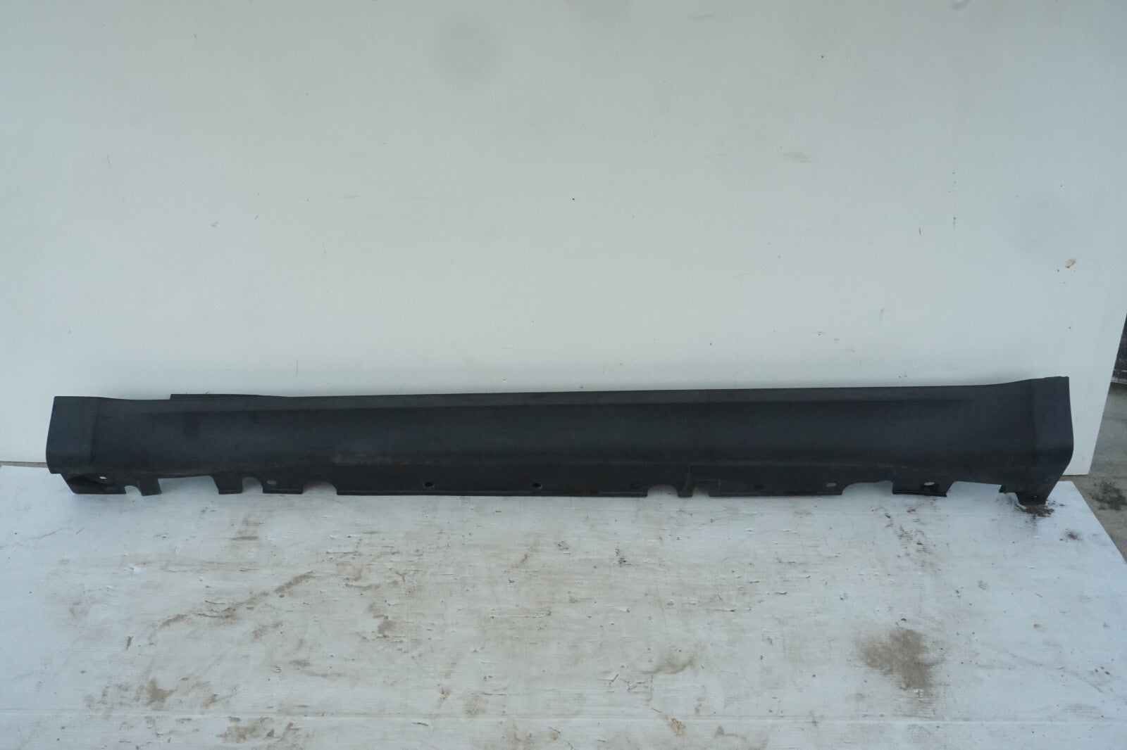 2008 - 2010 BMW X6 LEFT DRIVER SIDE ROCKER PANEL SKIRT MOLDING OEM