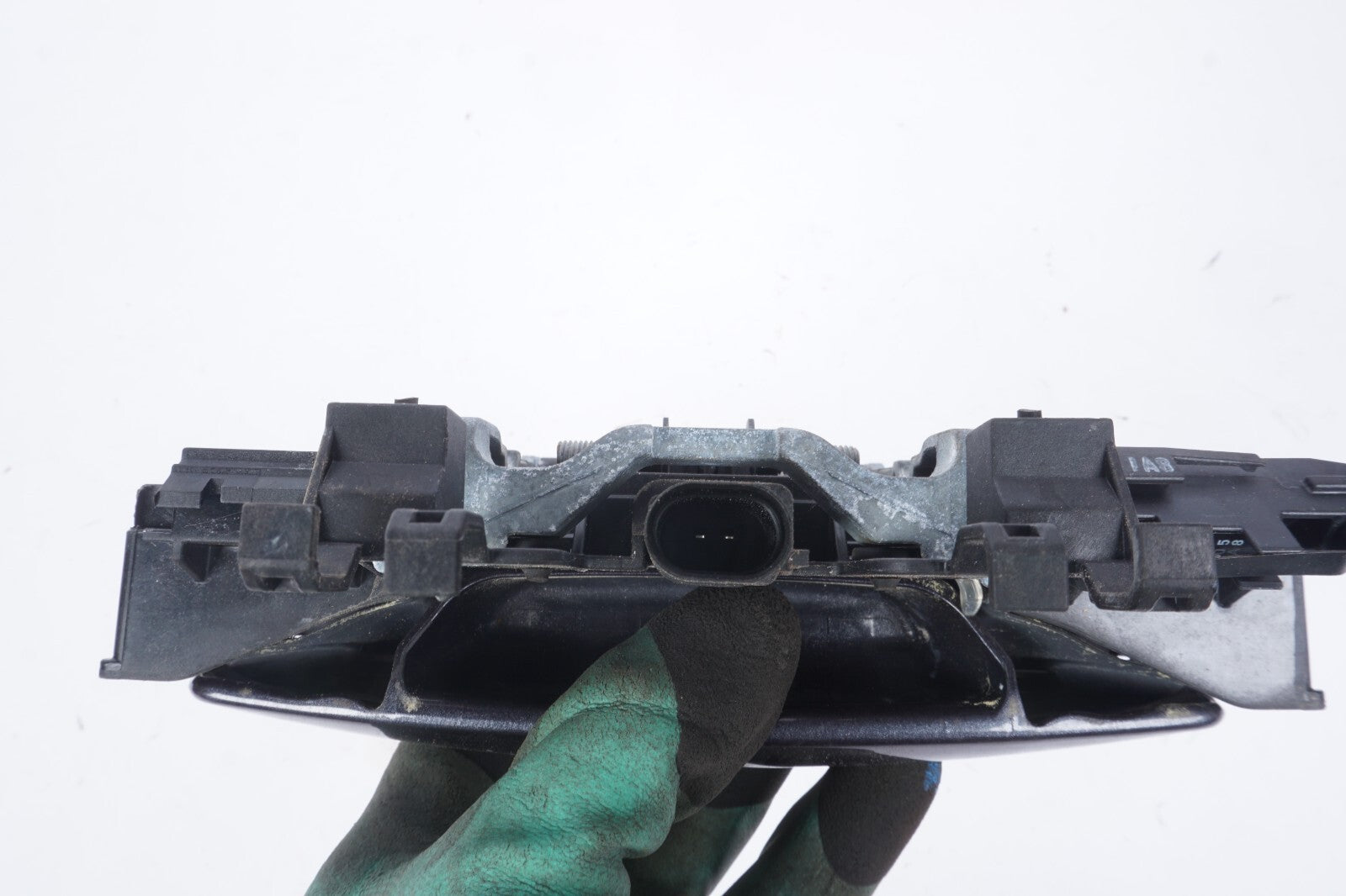 2004  - 2010 Audi A8 A8L Rear Left Driver Side Exterior Door Handle OEM