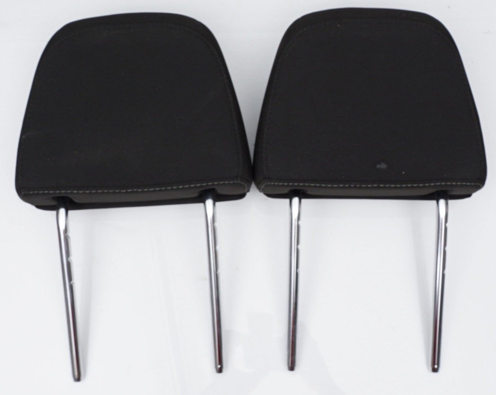 16 17 18 FORD FOCUS FRONT SET HEADREST LEFT & RIGHT SET OF 2 OEM
