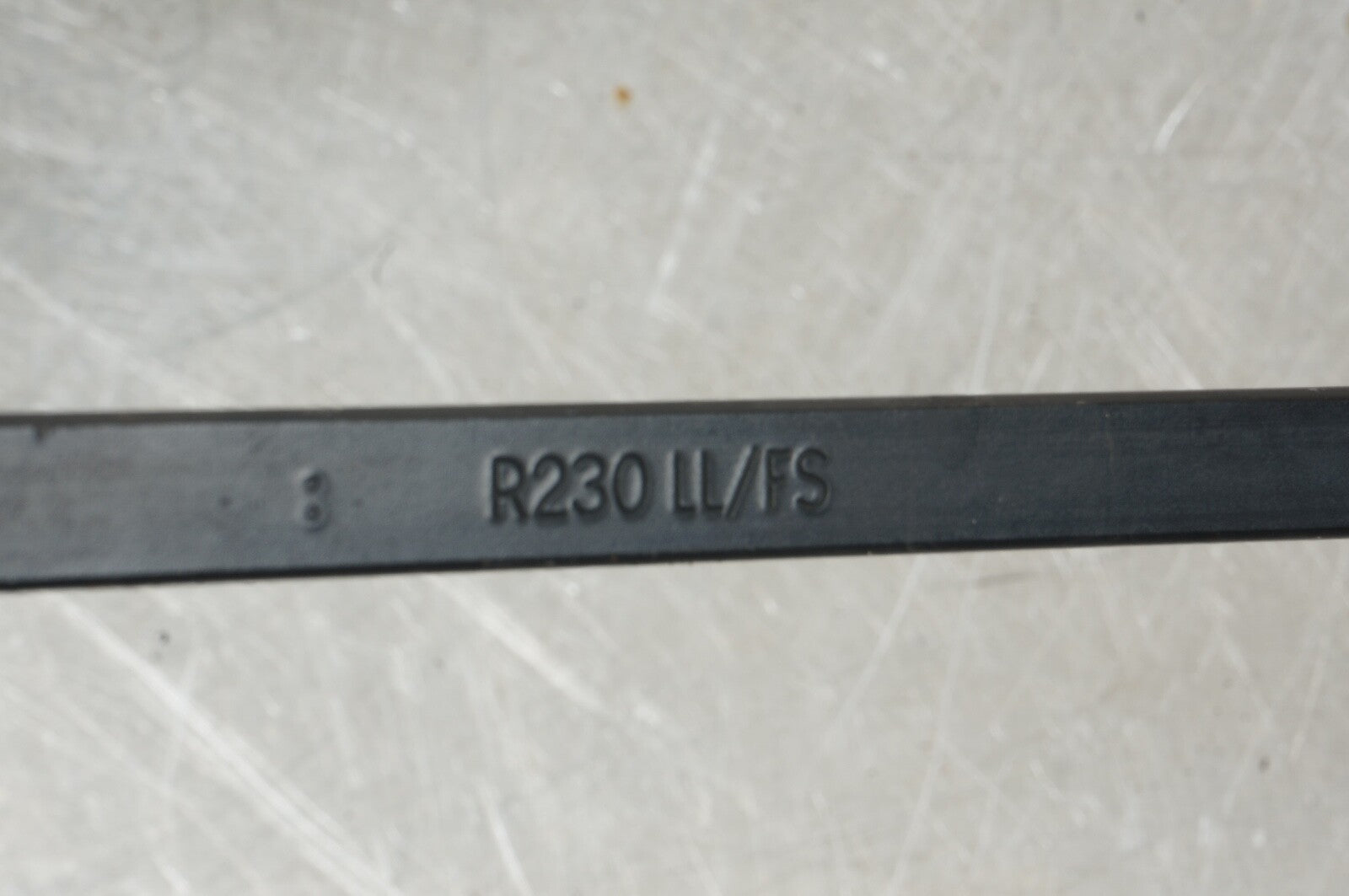 03-12 MERCEDES R230 SL-CLASS SET OF 2 FRONT LEFT & RIGHT WIPER ARM OEM
