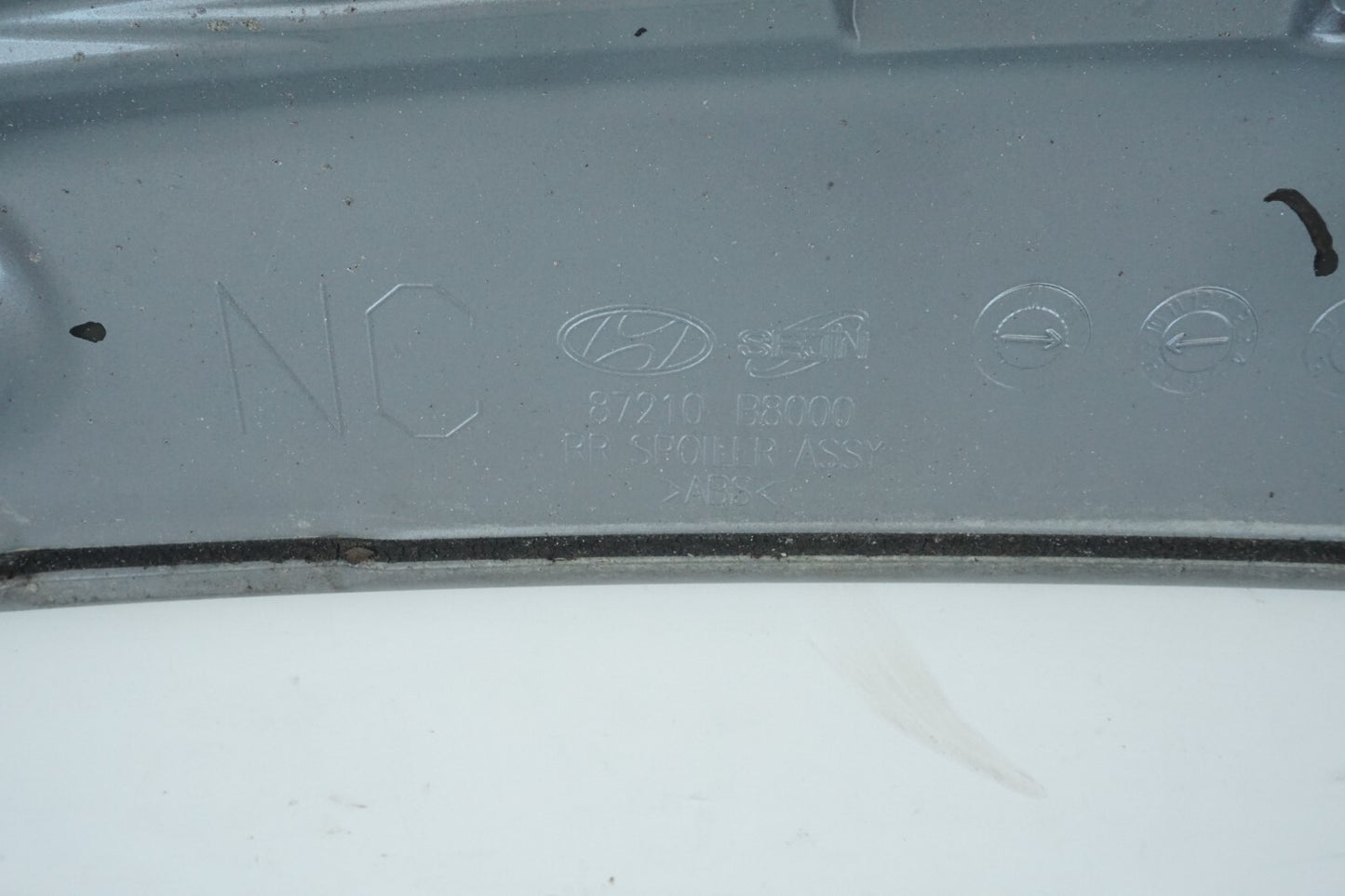 2013-2018 HYUNDAI SANTA FE REAR SPOILER WING 87210-B8000  OEM