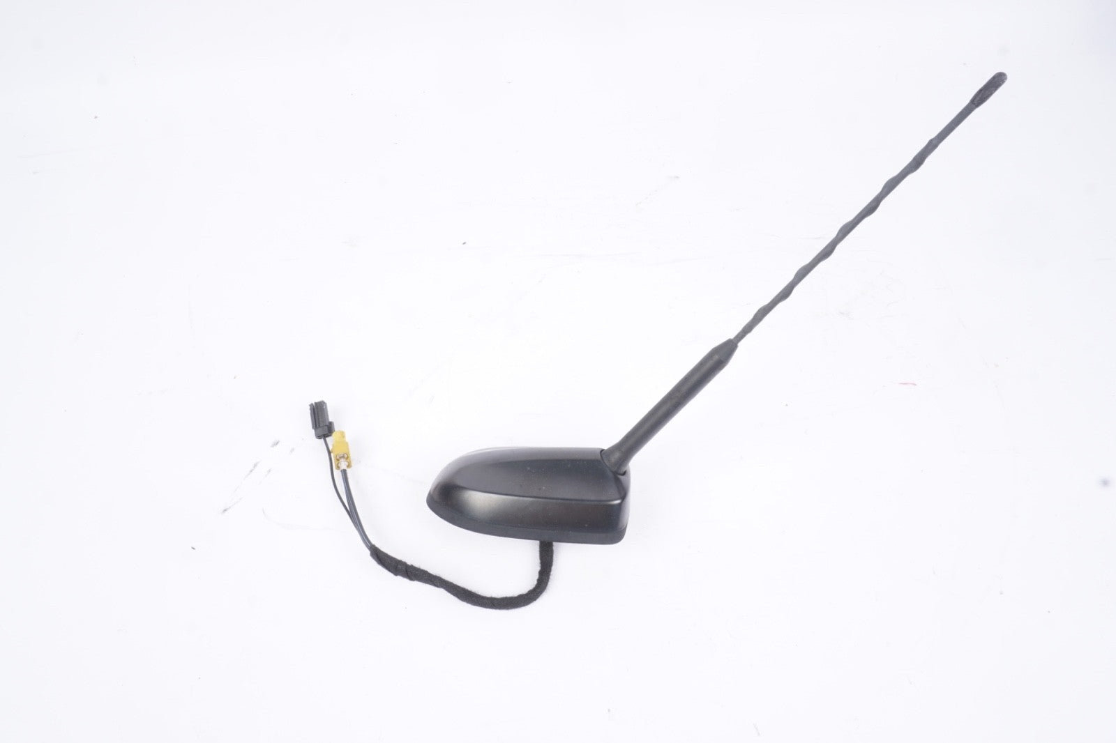 2016 - 2018 FORD FOCUS ROOF ANTENNA HM5T-19G461-BA OEM