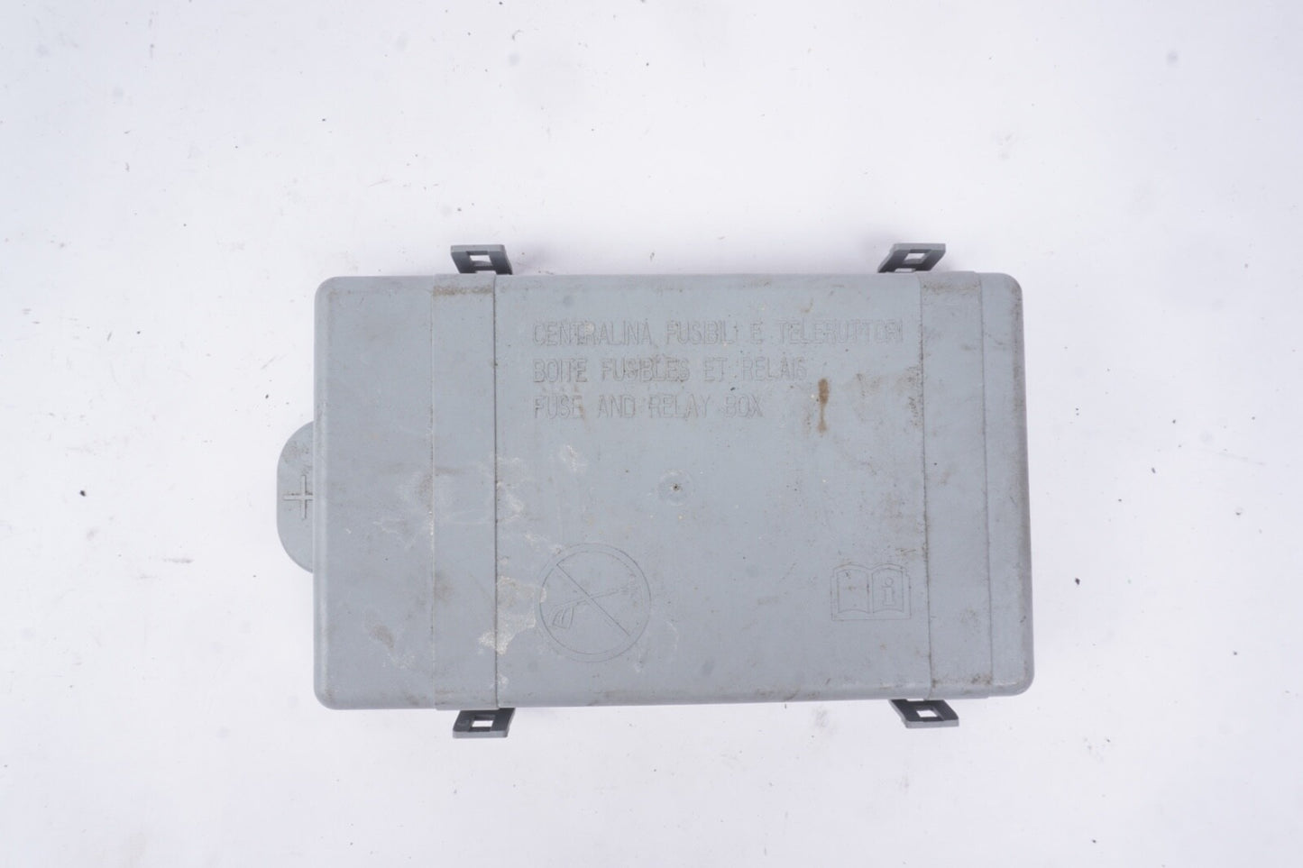 2017 - 2012 ALFA ROMEO GIULIA FUSE RELAY JUNCTION BLOCK BOX COVER OEM