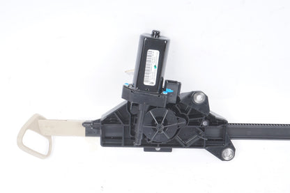 10-17 Mercedes W207 E350 E550 CONVERTIBLE Right Side Seat Belt Feeder Motor