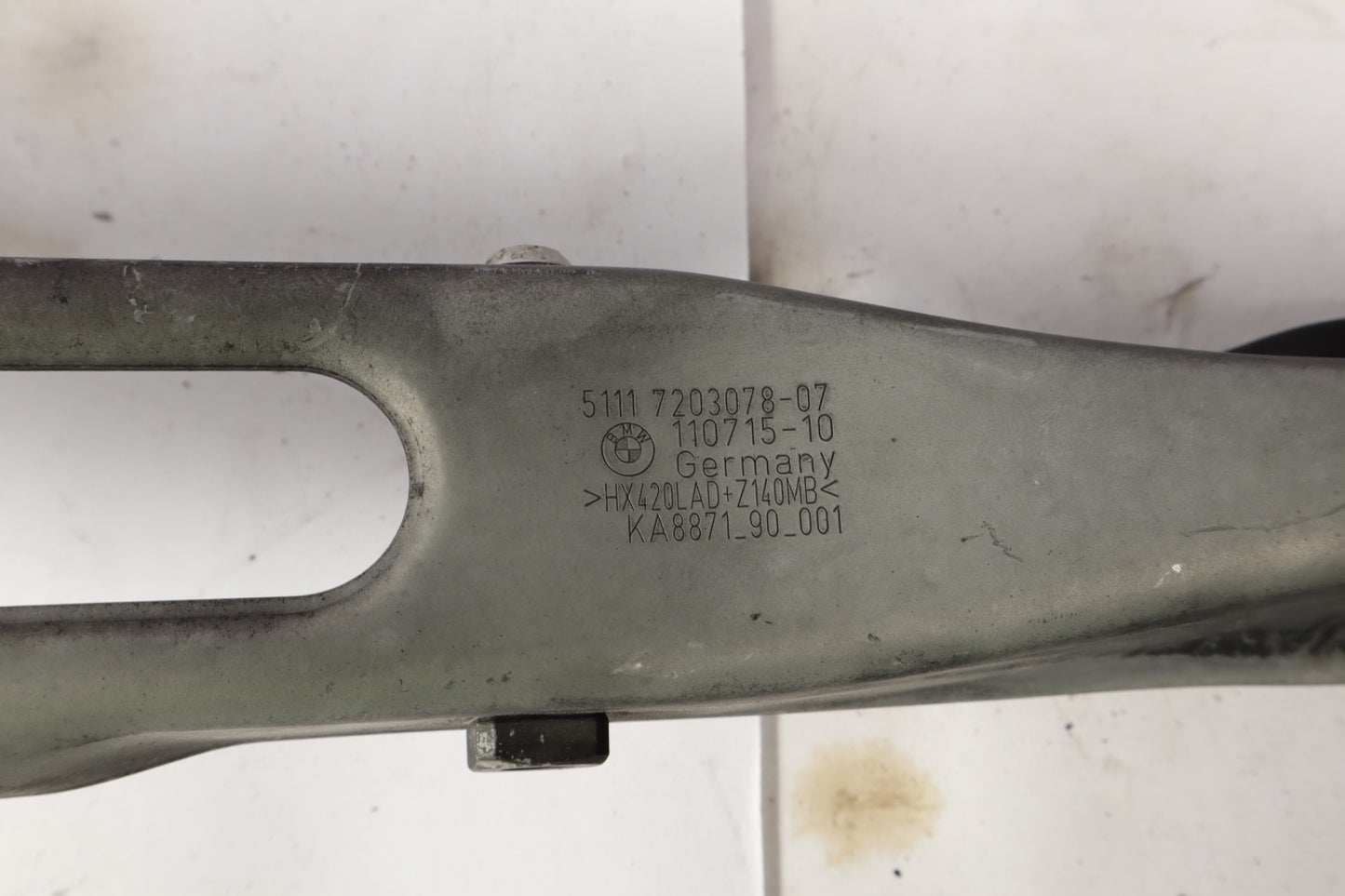 2011 - 2016 BMW 550i 550I XDRIVE - Front Lower Bumper Mount Bracket 7203078 OEM