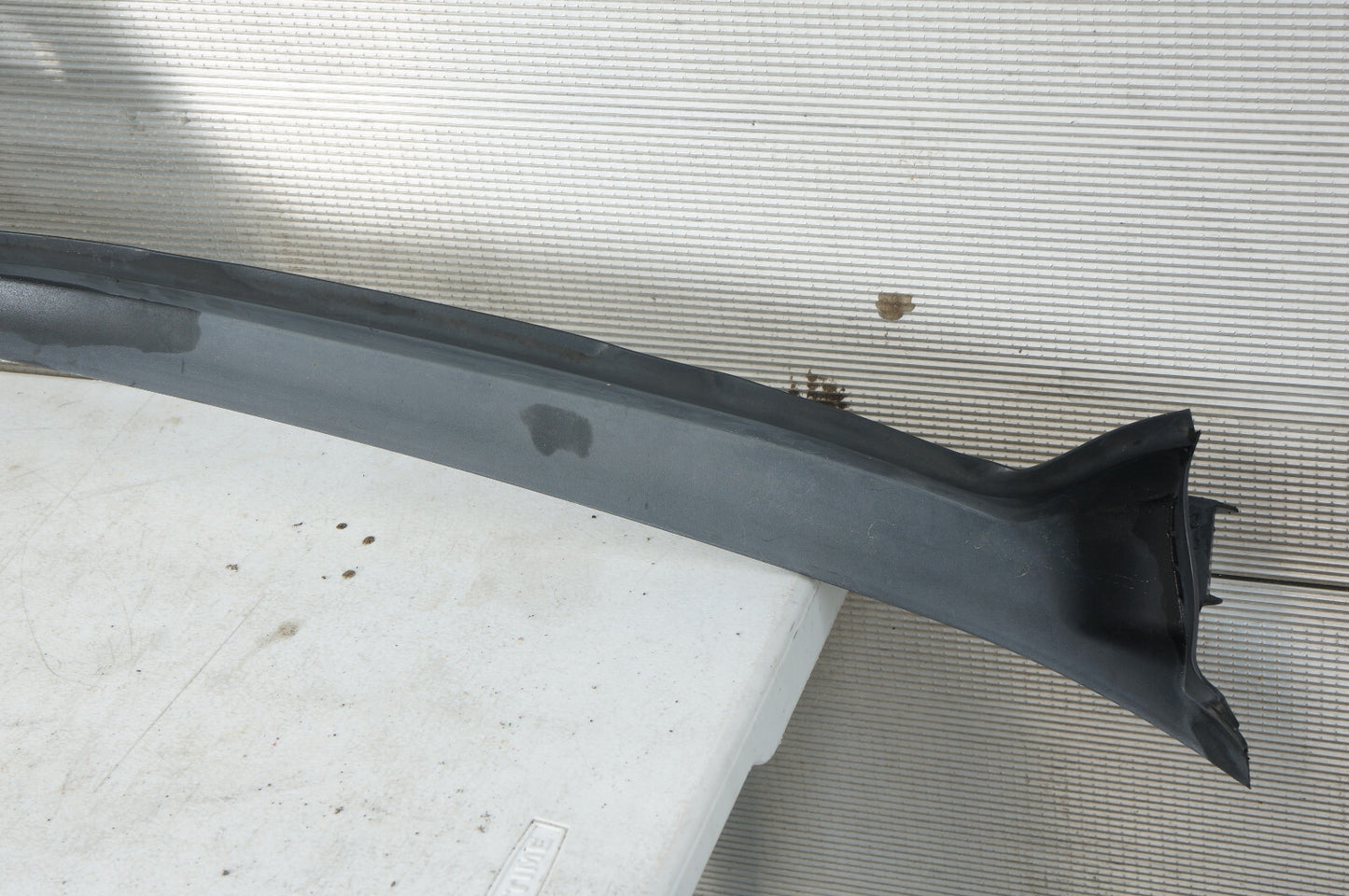 07-13 MERCEDES S550 W221 WINDSHIELD COWL PANEL BAFFLE WATER DRIP COVER OEM