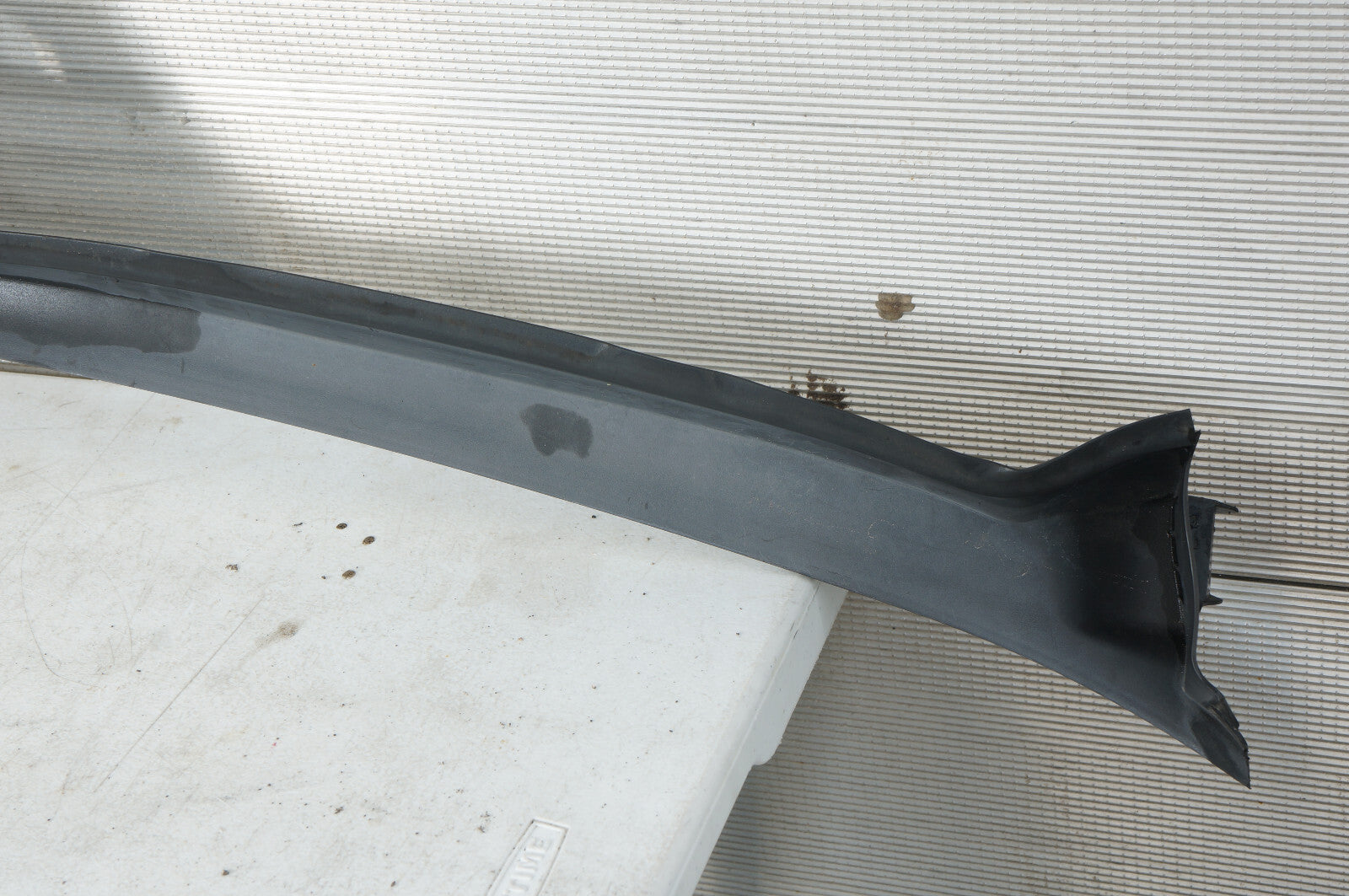 07-13 MERCEDES S550 W221 WINDSHIELD COWL PANEL BAFFLE WATER DRIP COVER OEM
