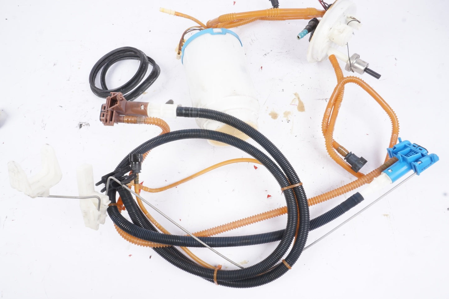 2011 - 2018 PORSCHE CAYENNE LEFT RIGHT GAS TANK FUEL FILTER UNIT OEM