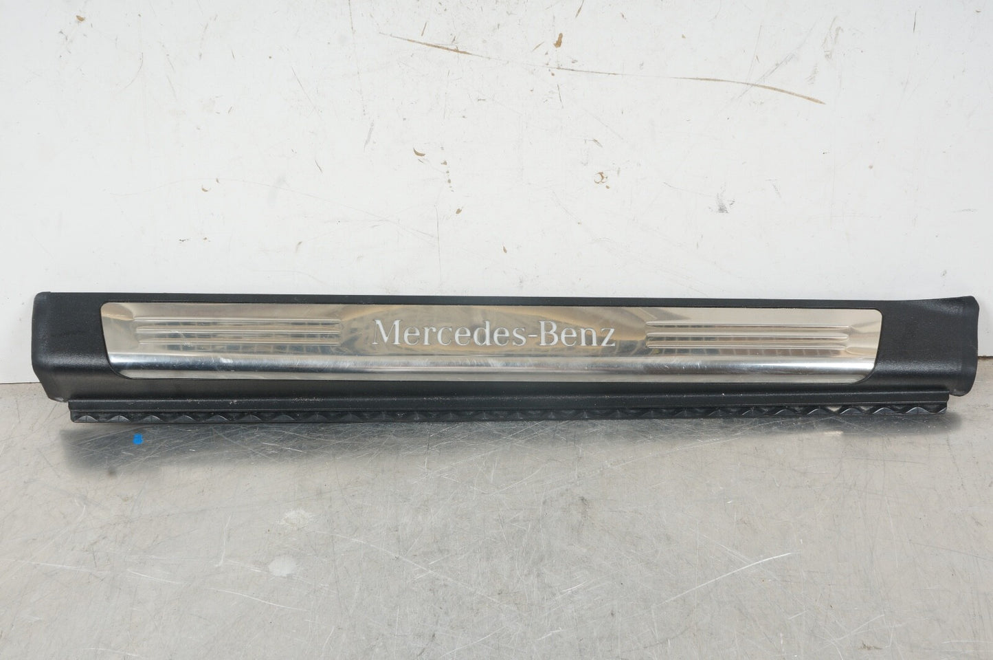 MERCEDES-BENZ SL R231 Front Left Outer Floor Cover Rail A2316804400 GENUINE