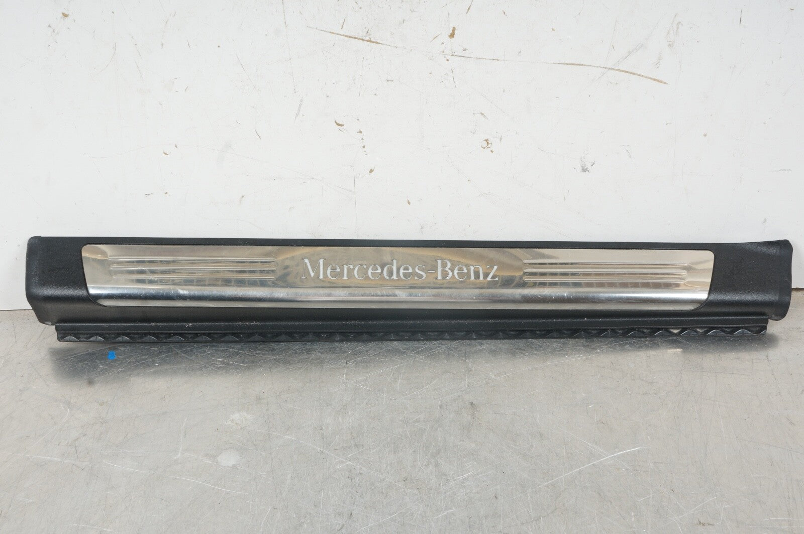 MERCEDES-BENZ SL R231 Front Left Outer Floor Cover Rail A2316804400 GENUINE