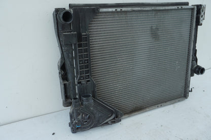 2003-2008 BMW Z4 E85 3.0L COOLING RADIATOR & AC CONDENSER OEM