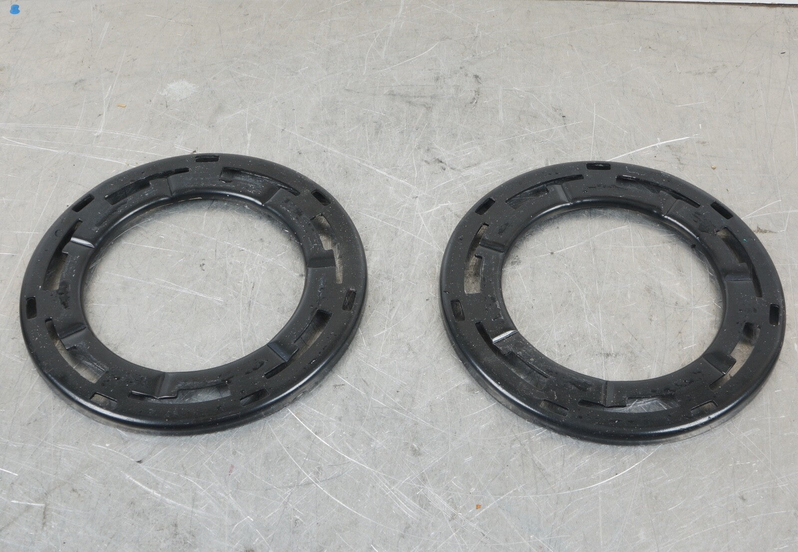 Mercedes Benz Pump Retaining Ring A0014710930 A0014710930 Pair