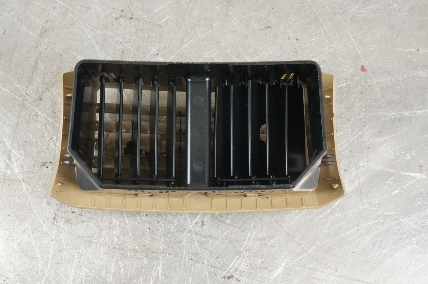 06-09 Mercedes W251 R350 R500 Center Console Rear AC A/C Air Vent 2518301154 OEM