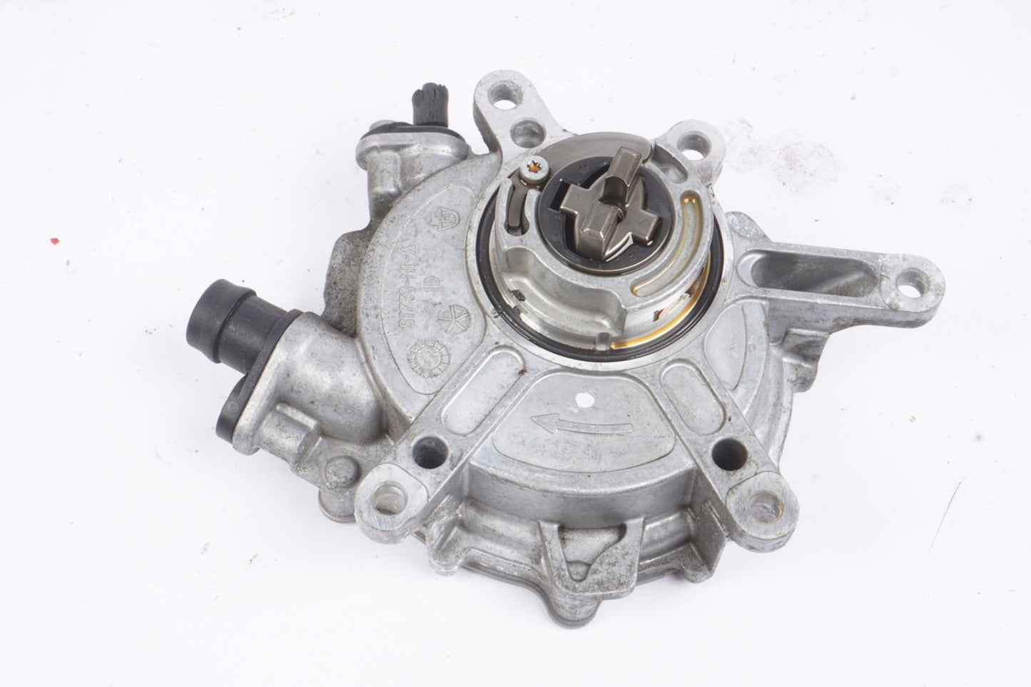 11-20 Mercedes W218 S550 CLS550 E550 Engine Motor Vacuum Pump A2780102001 Oem