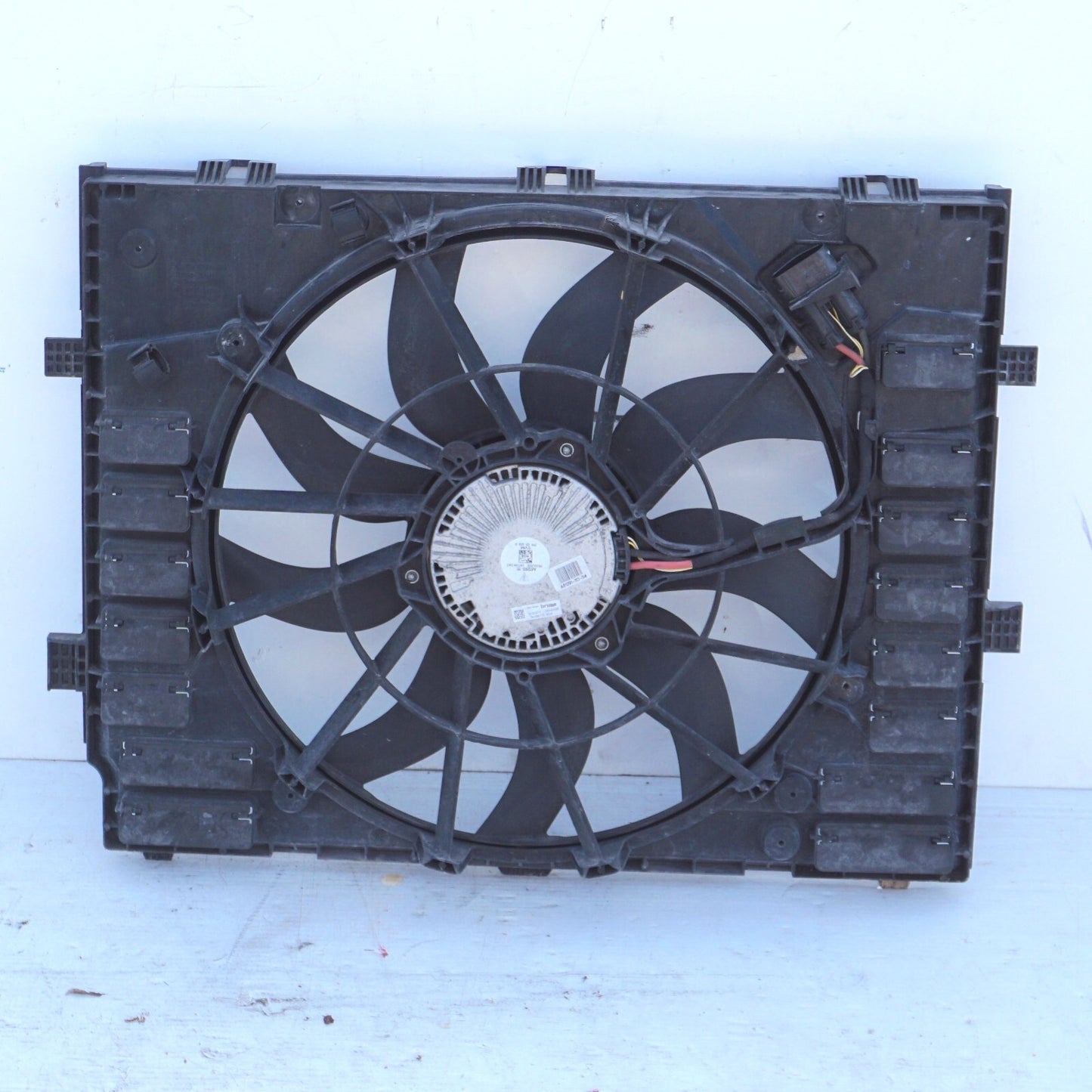 2011-2018 PORSCHE CAYENNE 4.8L RADIATOR COOLING FAN WITH SHROUD OEM