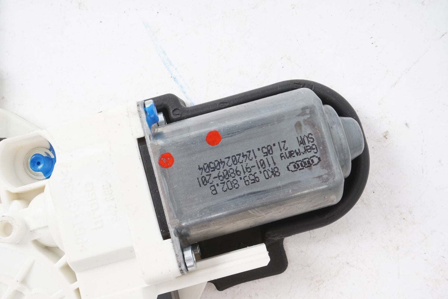 11-17 AUDI A8L FRONT RIGHT PASSENGER SIDE WINDOW REGULATOR & MOTOR OEM