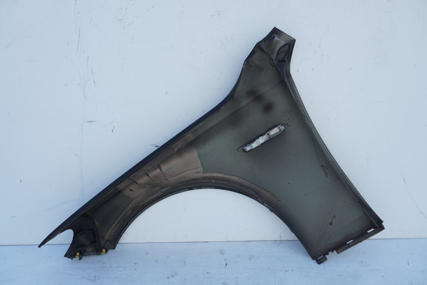 2010-2017 BMW 535I 550I GT F07 FRONT FENDER RIGHT PASSENGER SIDE OEM