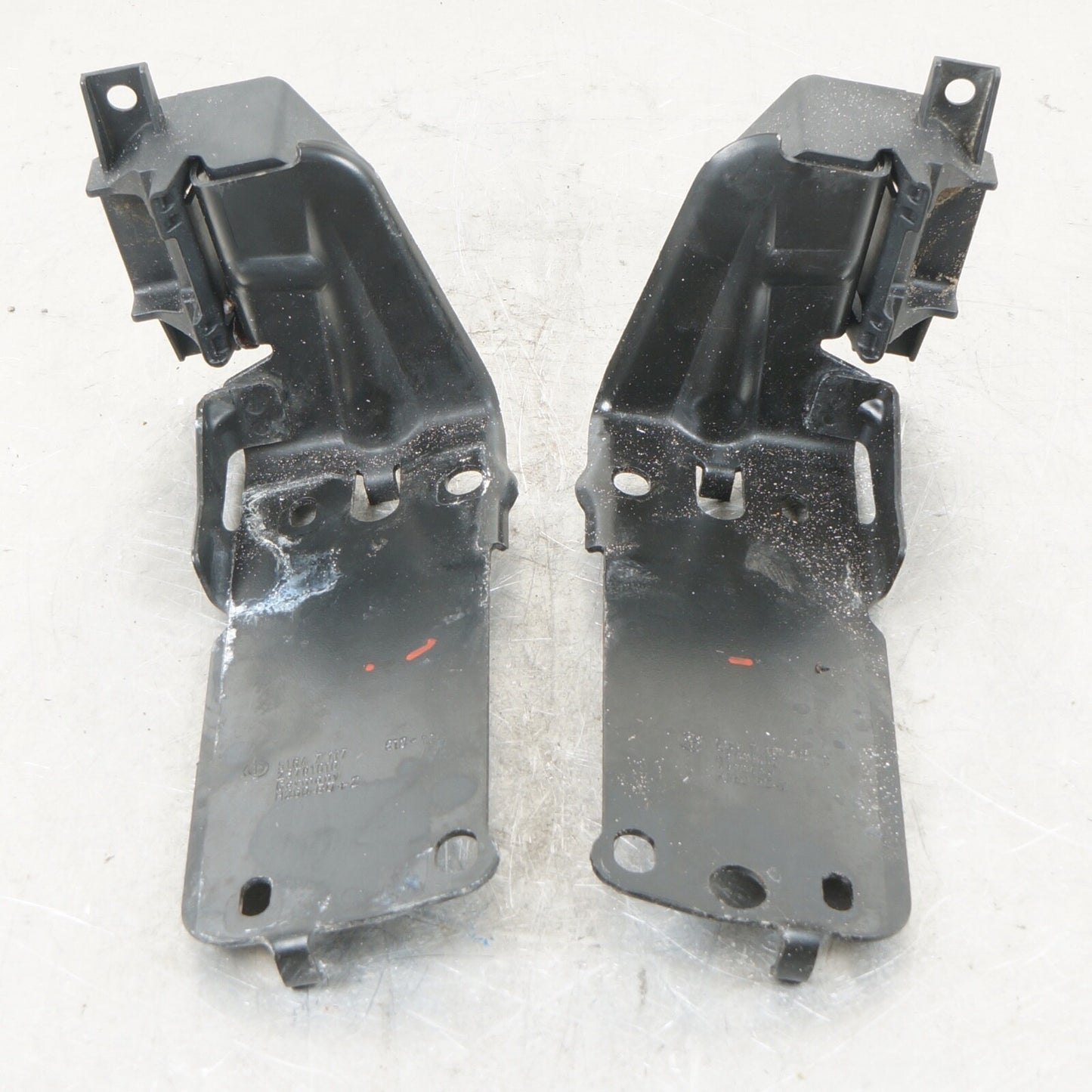 06-13 BMW E90 330i 328i 335i FRONT RIGHT  LEFT PANEL BRACKET OEM DRIVER PASSENGE