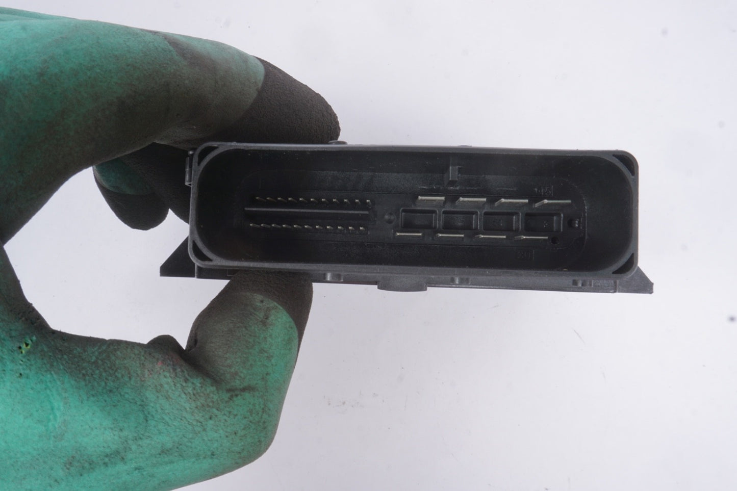 2014 - 2017 MERCEDES W222 S63 S600 S400 S550 PARKING BRAKE CONTROL MODULE